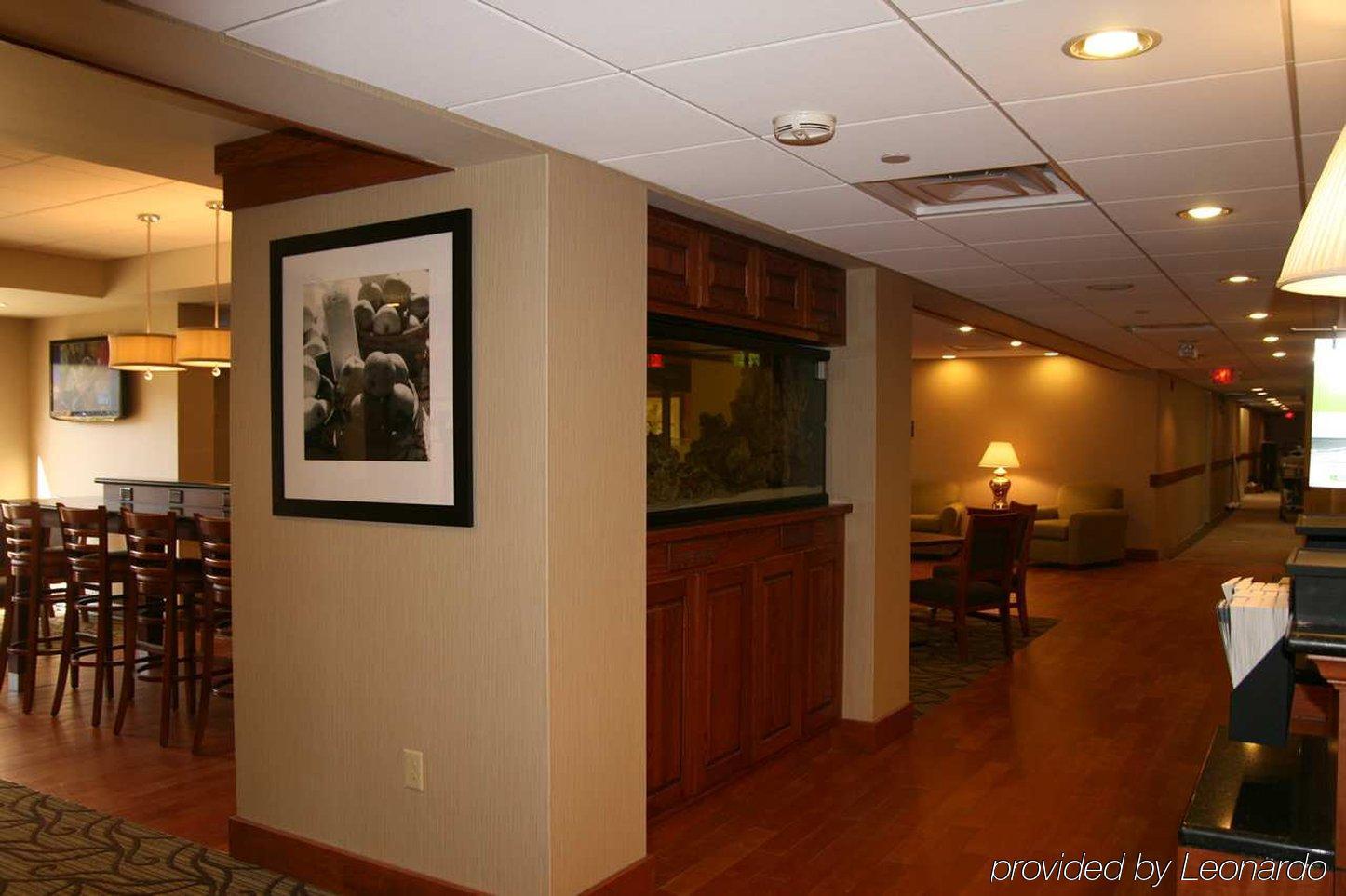 Hampton Inn Wheeling Interiør billede